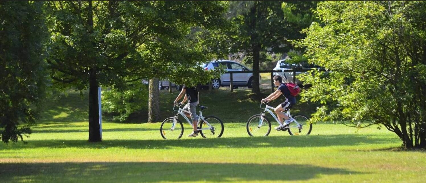 En vélo à Avène ©Hôtel d'Avène