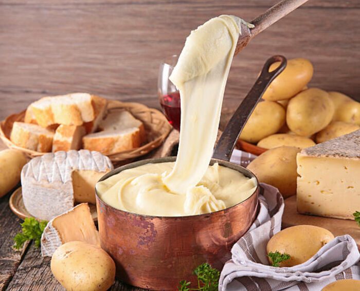 REPAS ALIGOT SAUCISSE  AU PROFIT DE LA LIGUE CONTRE LE CANCER