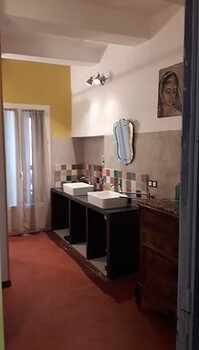 MAISON DOUZE SALLE DE BAIN ©MAISON DOUZE