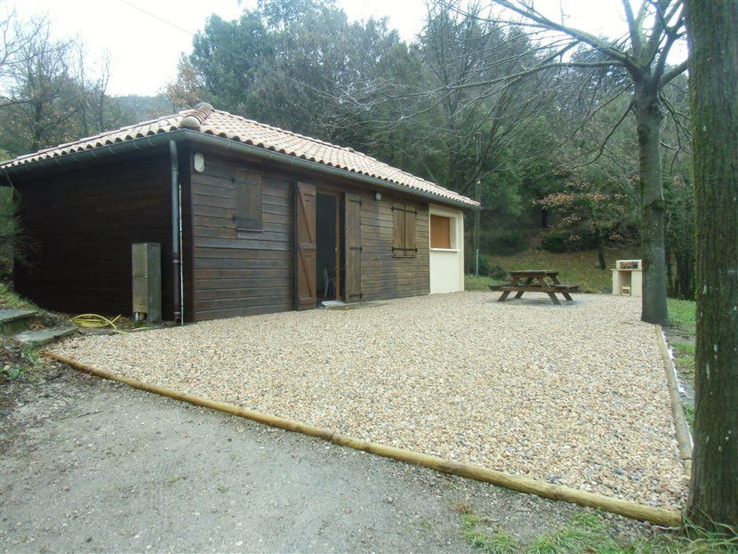 Petit chalet après rénovation Extérieur ©Mairie St Geniès