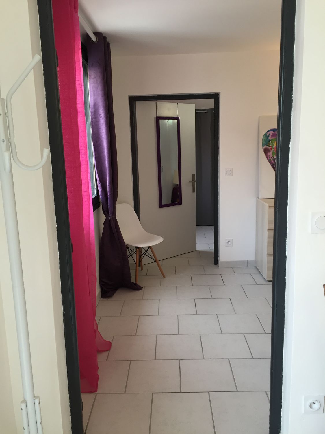 Aux Couleurs de l'Impasse-N°2-VIOLET ©AYNARD MONSERRAT