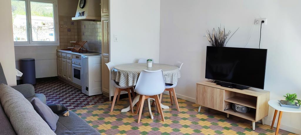 salon, cuisine changée en fevrier 2026, photos à venir ©©cabanes