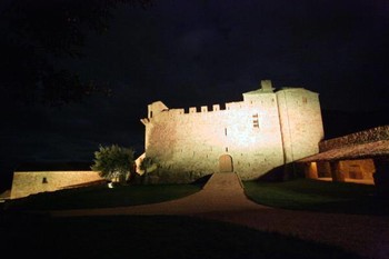 Le château de nuit ©Gîtes de France