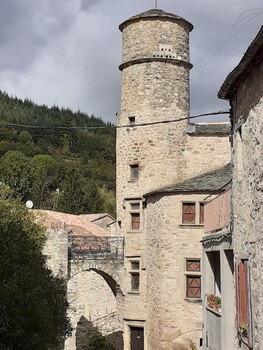 50e0dc89-c3cb-4999-97f0-ca65f961633a ©©nichet