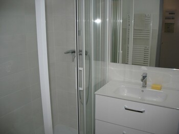 Salle d'eau ©Mairie d'Avène