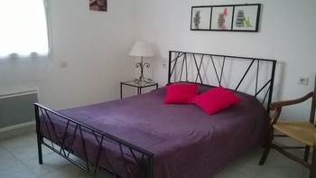 chambre avec lit en 140 ©cabanes