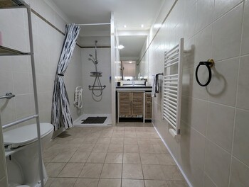 salle d'eau complète 3 ©ANTEGNARD