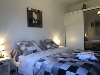 LIT QUEEN SIZE ©BRESILLEY