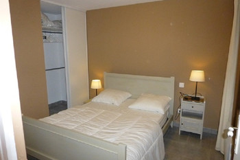 HLOLAR034NO09618_4 ©.c