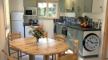 2. 4643 crop ©WINSTANLEY