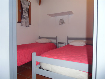 Petit chalet après rénovation Chambre 2 ©Mairie St Geniès