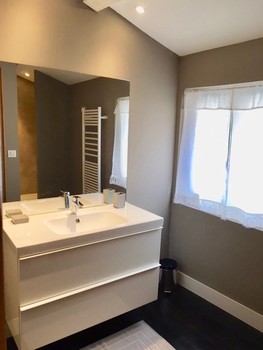 salle-de-bain-119-la-tannerie-d-Avene-T2 ©catherine arniac-bayard