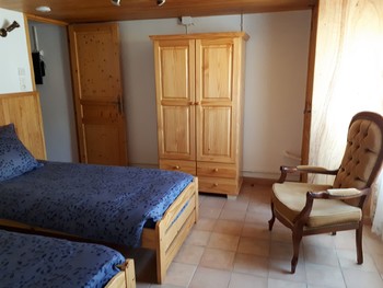 11-1 - RDC Chambre avec fauteuil ©BITSCH