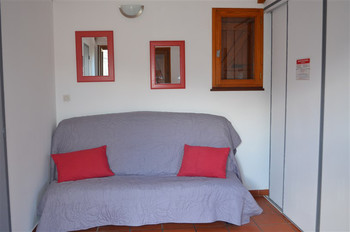 Petit chalet après rénovation Coin détente ©Mairie St Geniès