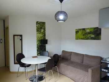 P1300133-Salon.B-Capture ©©vallon