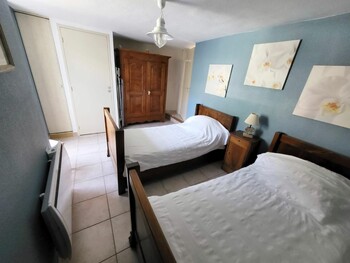 82504482-a907-44c9-9b64-b30d2cf53d25 ©©chabardes