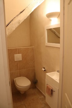 toilets_jpeg ©anxolabehere