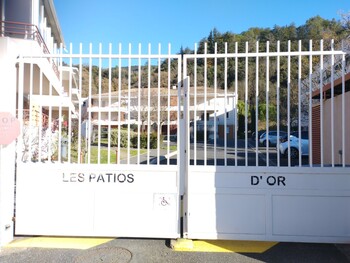 entrée de la résidence ©subra