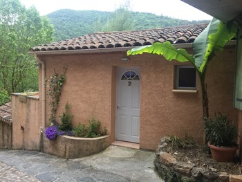 Location Avène ©Elisa Brefuel