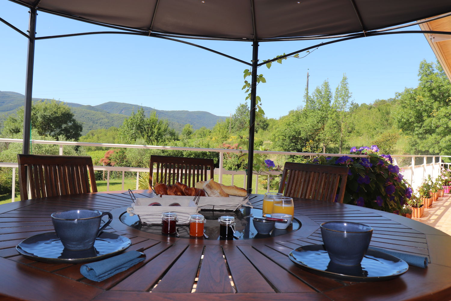 photo petit dejeuner capimont - ©OT GRAND ORB