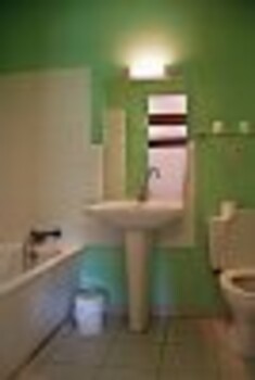 CASTAN-Ch-Hote-salle-de-bain ©©bourrel