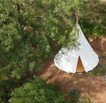 cabanes insolites vue tipi ©les cabanes insolites