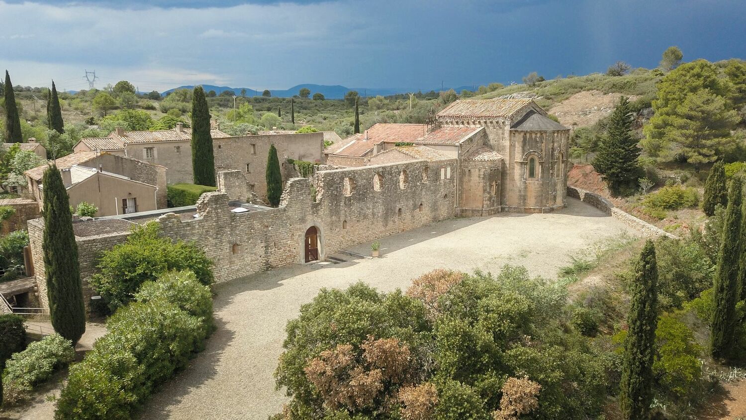 Abbaye_de_Fontcaude_-_E_Brendle_1 - ©E_Brendle