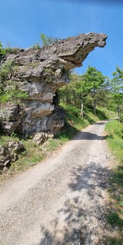 Rocher insolite_Lunas ©PAGES Hugues