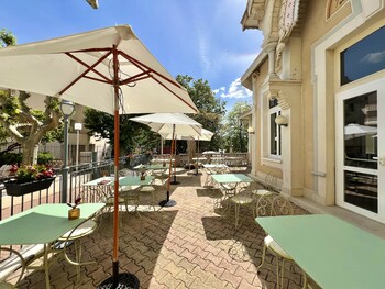 Terrasse restaurant ©Hôtel des Thermes